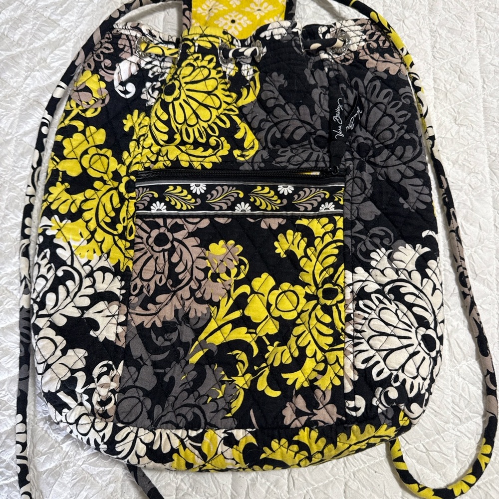 🌼 Vera Bradley Quilted Drawstring Backpack – Yellow & Gray Floral